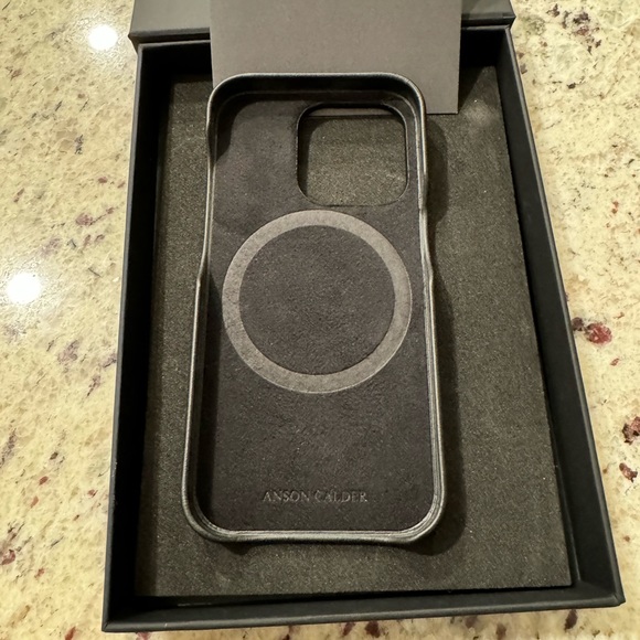 Never used Anson Calder iPhone 14pro black calfskin leather MagSafe wallet - Picture 2 of 4